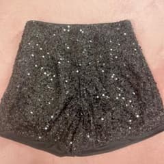 【値下げ】SHEIN スパンコール装飾 ブラックショートパンツ S/Mのサムネイル