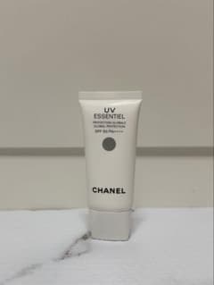 CHANEL UV ESSENTIEL 日焼け止めジェルクリーム 30mlのサムネイル