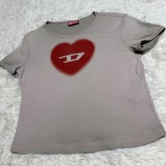 ち*る様 極美品✨ DIESEL ハートロゴ 半袖Tシャツ ミニT y2k グレ ち*る様 極美品✨ DIESEL ハートロゴ 半袖Tシャツ ミニT y2k グレ
