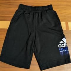adidas ハーフパンツ ブラック　120のサムネイル