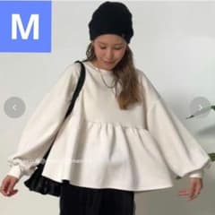新品 しまむら SAORI Helm ペプラム プルオーバー M アイボリー
