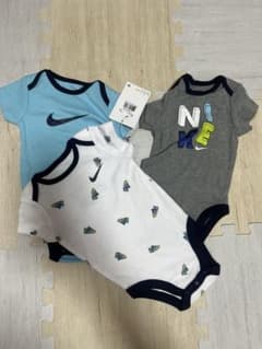 NIKE ロンパース 3枚セット タグ付きのサムネイル