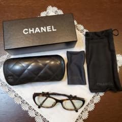 CHANEL　リボン　メガネのサムネイル