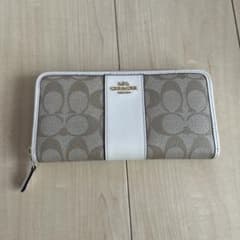 COACH財布のサムネイル