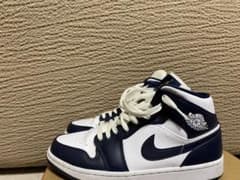 NIKE AJ1 MIDのサムネイル