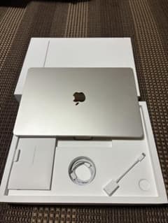 MacBook Air 15インチ M2 8GB/256GB スターライトのサムネイル
