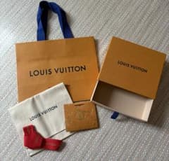 ルイヴィトン 空箱19個 紙袋25枚 リボン14本 メッセージカード13枚 IT8U5P896DFS LOUIS VUITTON ルイヴィトン BOX 空き箱 ショッパー 純正