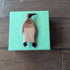 木製 ペンギン ブローチのサムネイル
