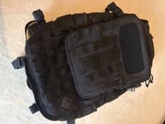 Hazard 4 サイドワインダー フルサイズド ラップトップ スリング