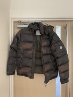 まぁ〜くんさん専用　モンクレール　moncler  ダウンジャケットのサムネイル