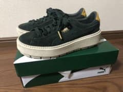 PUMA スニーカー　深緑のサムネイル