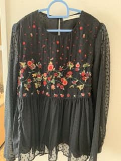 Hana様専用ZARA刺繍ブラウスのサムネイル