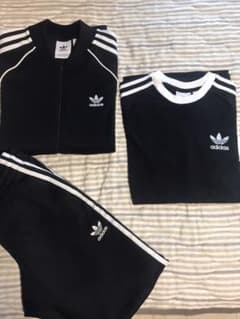 【3日間セール中】AdidasOriginals セットアップジャージ Tシャツのサムネイル