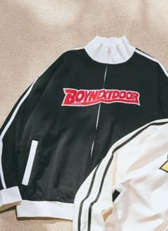 BOYNEXTDOOR トラックジャケット、 ピグメントダメージキャップブラックのサムネイル