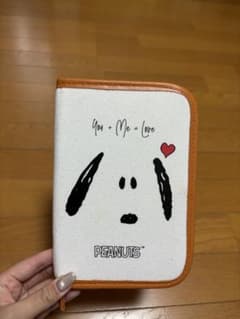 ゼクシィ 付録　スヌーピー　貴重品マルチケースのサムネイル