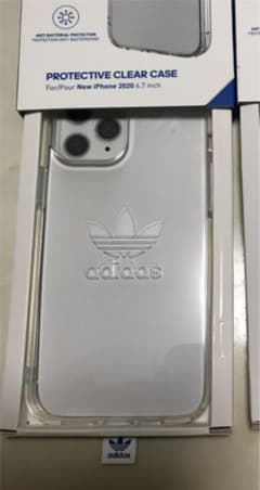 adidas  スマホケース6.7inchのサムネイル