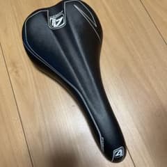 サドル　FORZAのサムネイル