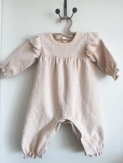 First closet ベージュロンパース 70サイズのサムネイル