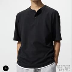 UNIQLO ヘンリーネックTシャツ ブラックのサムネイル
