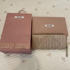 miumiu 長財布　ピンクベージュのサムネイル