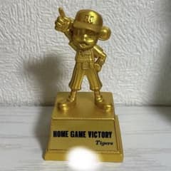 阪神タイガース2026勝利時限定トラッキーミニトロフィー 甲子園限定