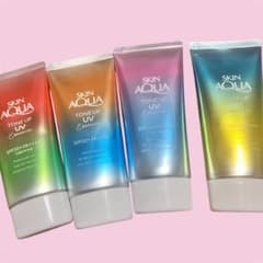 SKIN AQUA 新品未使用　スキンアクアトーンアップUVエッセンス4本セットのサムネイル