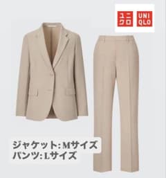 ユニクロ感動ジャケットM、パンツL、ベージュ パンツスーツ 上下セットのサムネイル