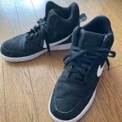 NIKE スニーカー　25.5のサムネイル
