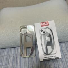 DIESEL iPhone 14用グラフィックスナップケースのサムネイル