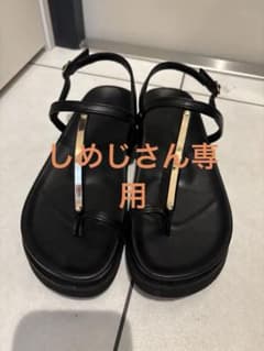 【SHIPS】Tストラップ サンダル ブラックのサムネイル