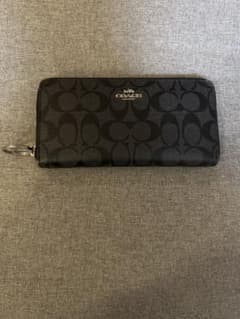 COACH 長財布 シグネチャー ブラック 開け閉めのチャック小銭のチャックなしのサムネイル