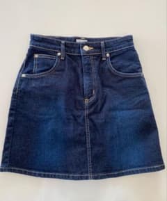Mint condition Lee SNIDEL denim mini skirt, indigo, size S.