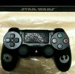 新品PS4コントローラー 限定モデルのサムネイル