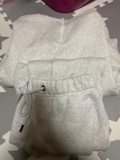 GU ホワイトスウェットセット トレーナー・パンツ