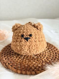 ハンドメイド あみぐるみ くま キーホルダーのサムネイル