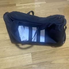新品　未使用　アディダスadidas ショルダーバッグのサムネイル