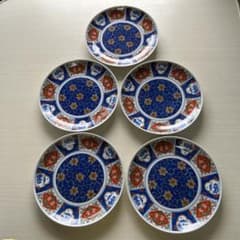青色と赤色の花柄の皿 5枚セットのサムネイル