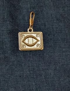 千と千尋の神隠し め チャーム 非売品 当時物 千と千尋の神隠し め チャーム 非売品 当時物 - メルカリ