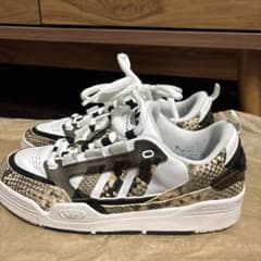 adidas Originals スニーカー パイソン柄のサムネイル
