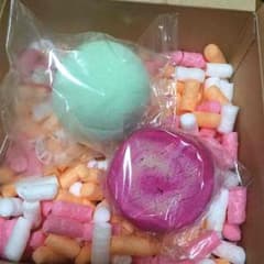 yun様専用★ LUSH 入浴剤のサムネイル