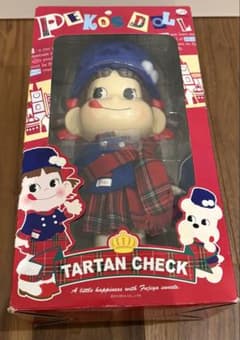 ペコちゃん人形　2008 タータンチェックのサムネイル