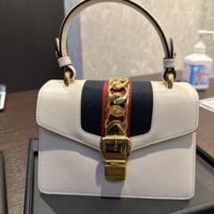 GUCCIシルヴィ 美品のサムネイル