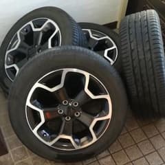 トモトモ様専用　スバルXV 夏タイヤと純正ホイールセットのサムネイル