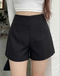 【値引き中】ハイウエスト ショートパンツ（M）ブラックのサムネイル