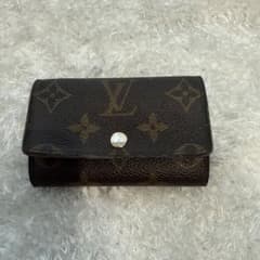 LOUIS VUITTON モノグラム キーケースのサムネイル