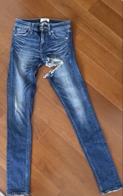 ジェイダダメージデニム