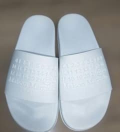 Maison Margiela ナンバーロゴ スライドサンダル 41 白 Maison Margiela ナンバーロゴ スライドサンダル 41 白 - メルカリ