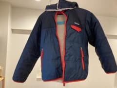 patagonia フード付きダウンコート ネイビー/レッドのサムネイル