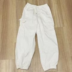 GU ホワイト カーゴパンツ Sサイズのサムネイル