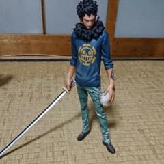 ワンピースフィギュア(ロー)のサムネイル